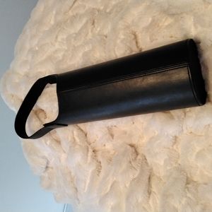 Vintage wine bottle carrier